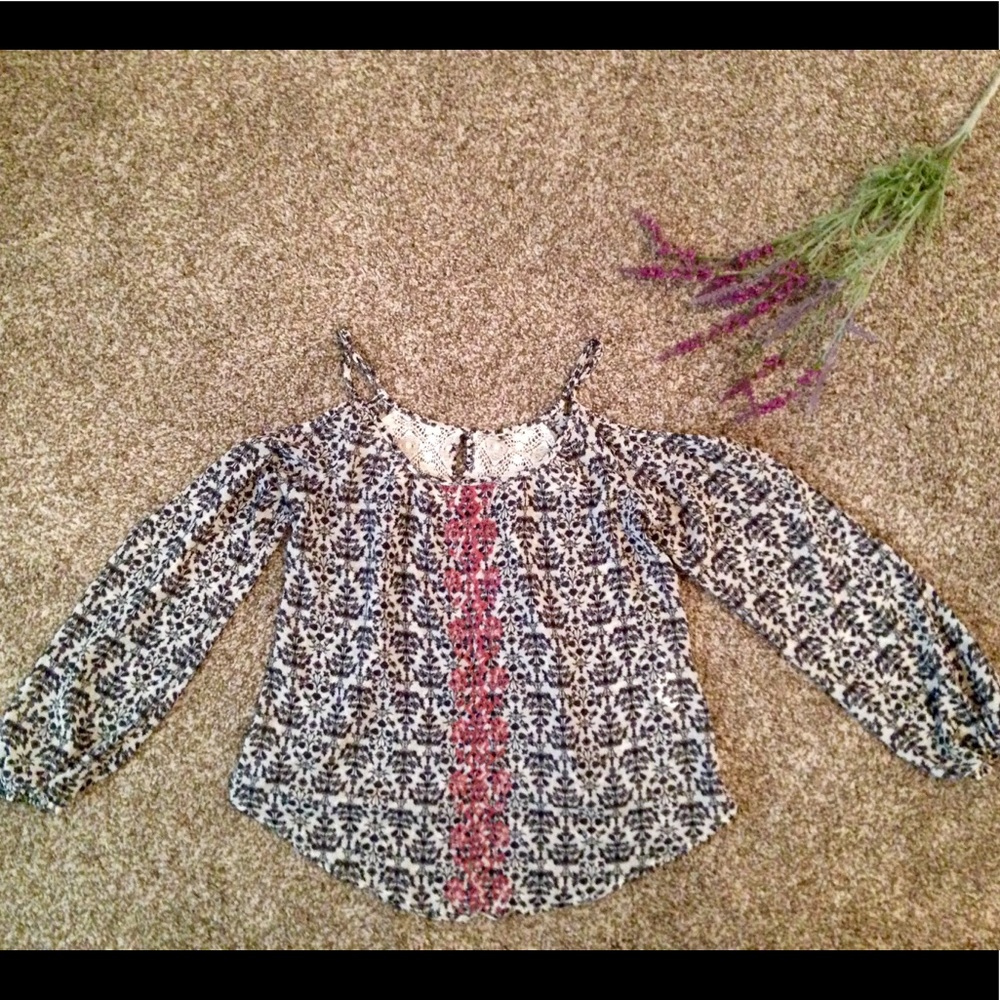 Lovely Cold-Sholder Blouse